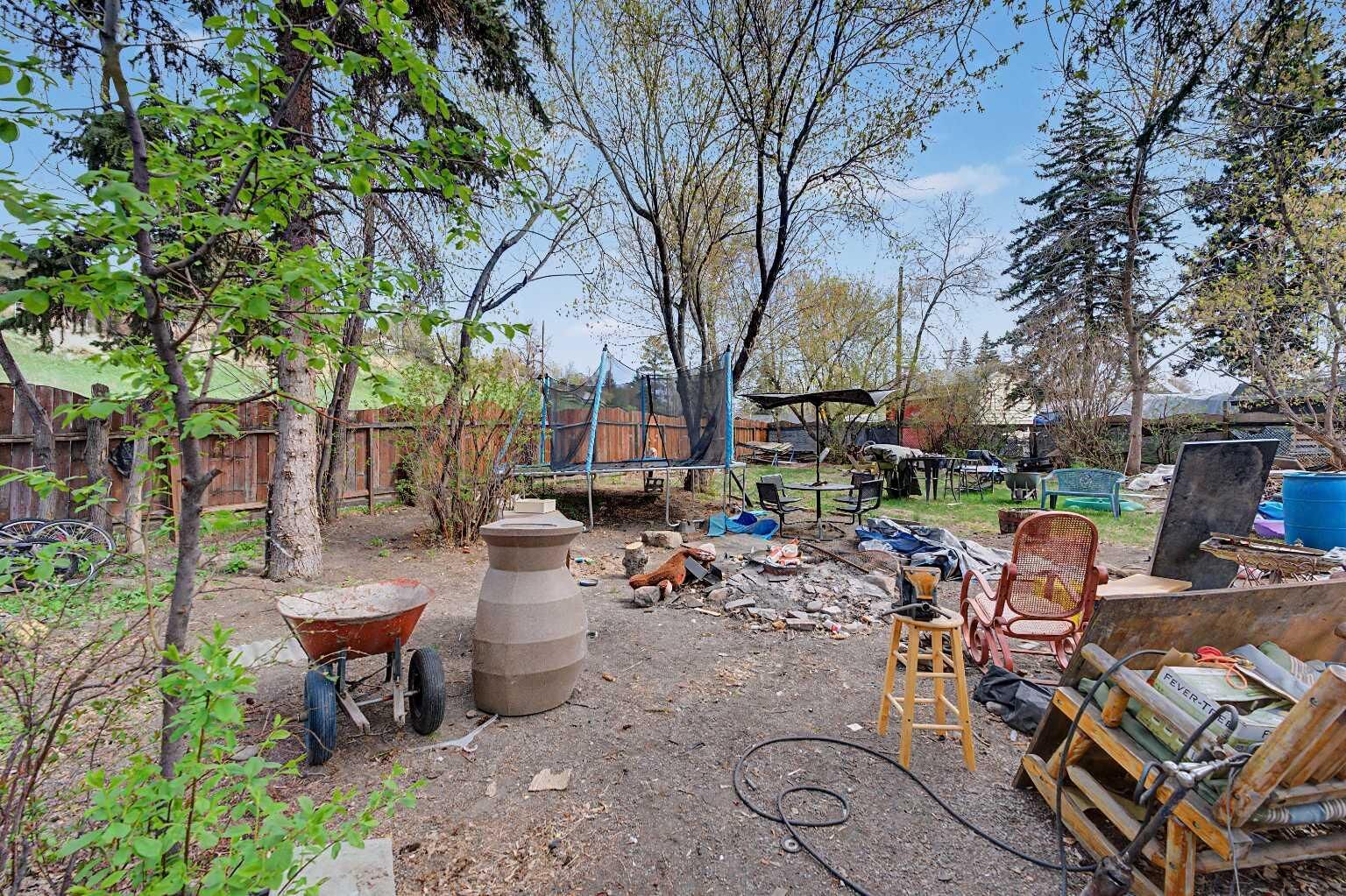 Property Photo:  7204 21A Street SE  AB T2C 0V7 