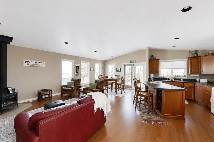 Property Photo:  22 9 Street  AB T0G 2A0 