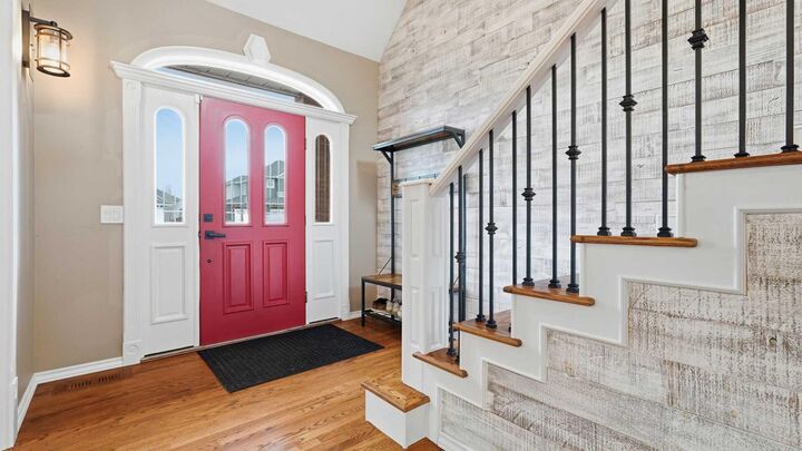 Property Photo:  809 East Lakeview Road  AB T1X 1B1 