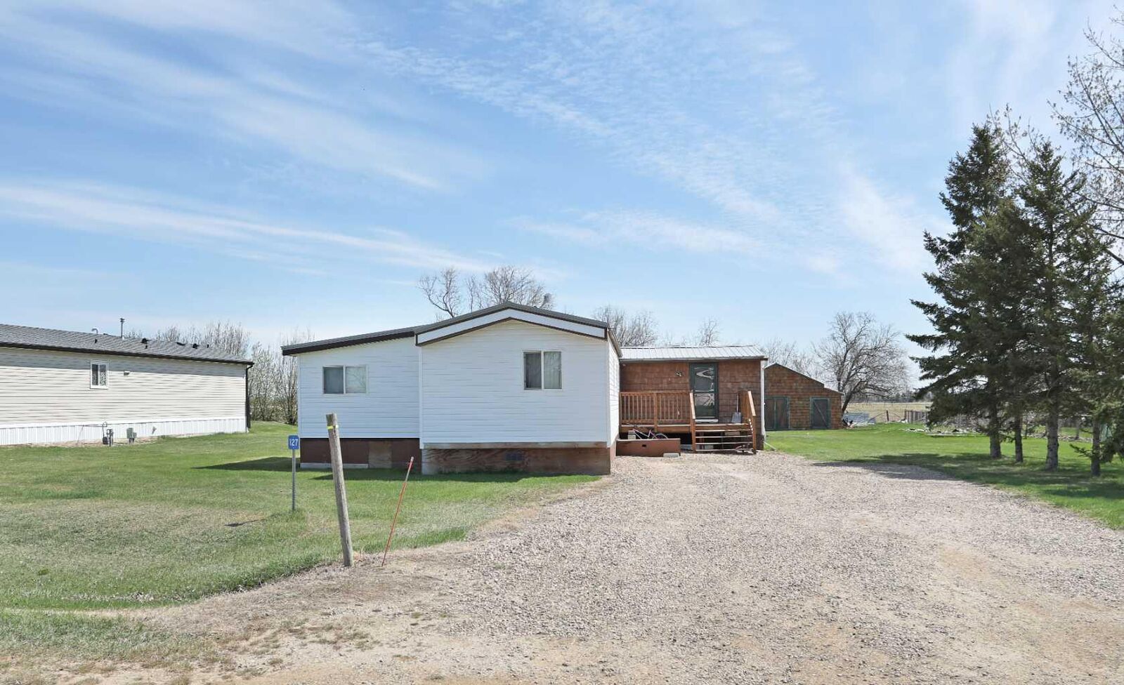 Property Photo:  7 Prins Trailer Park  AB T1R 1B8 