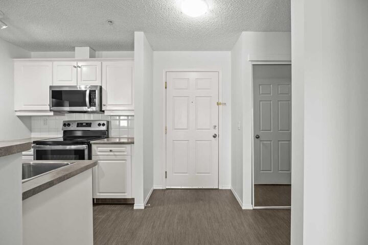 Property Photo:  260 Shawville Way SE 209  AB T2Y 3Z7 