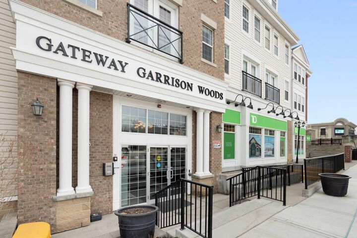 Property Photo:  2233 34 Avenue SW 116  AB T2T 6N2 