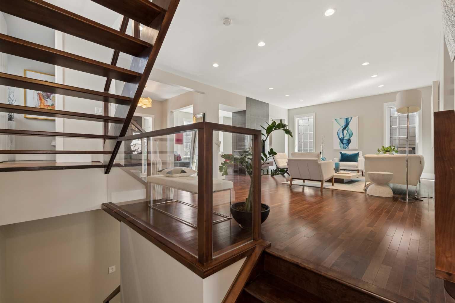 Property Photo:  51 Hong Kong Road SW  AB T3E 7A7 