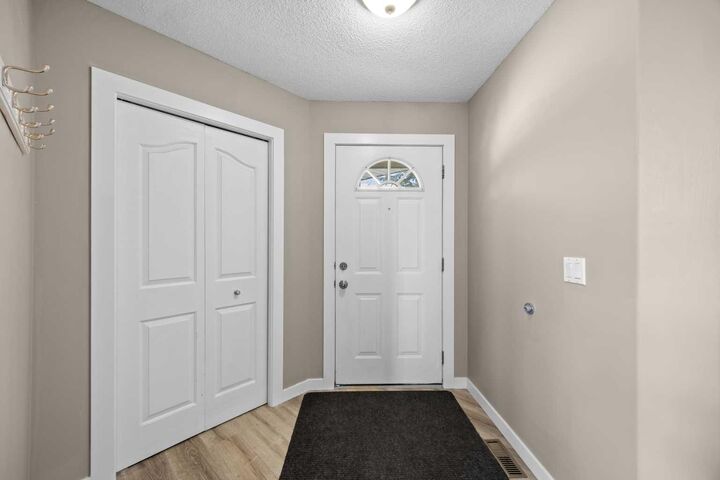 Property Photo:  170 Hidden Hills Terrace NW  AB T3A 6E3 