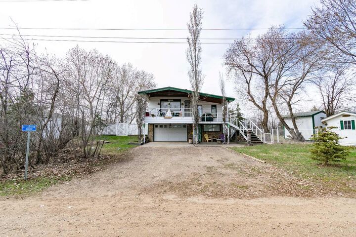 Property Photo:  44 Lakeview Avenue  AB T0C 2L0 