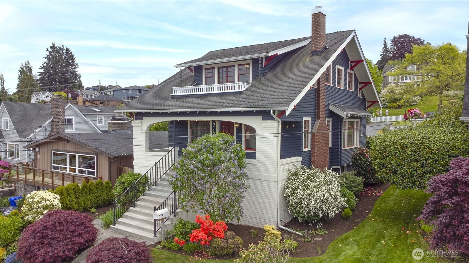 Property Photo:  712  33rd Street  WA 98201 