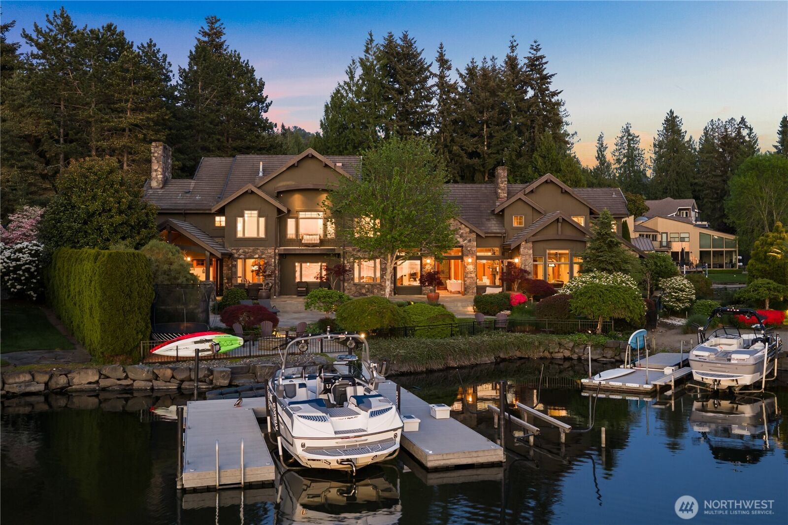 Property Photo:  3607 E Lake Sammamish Shore Lane NE  WA 98074 
