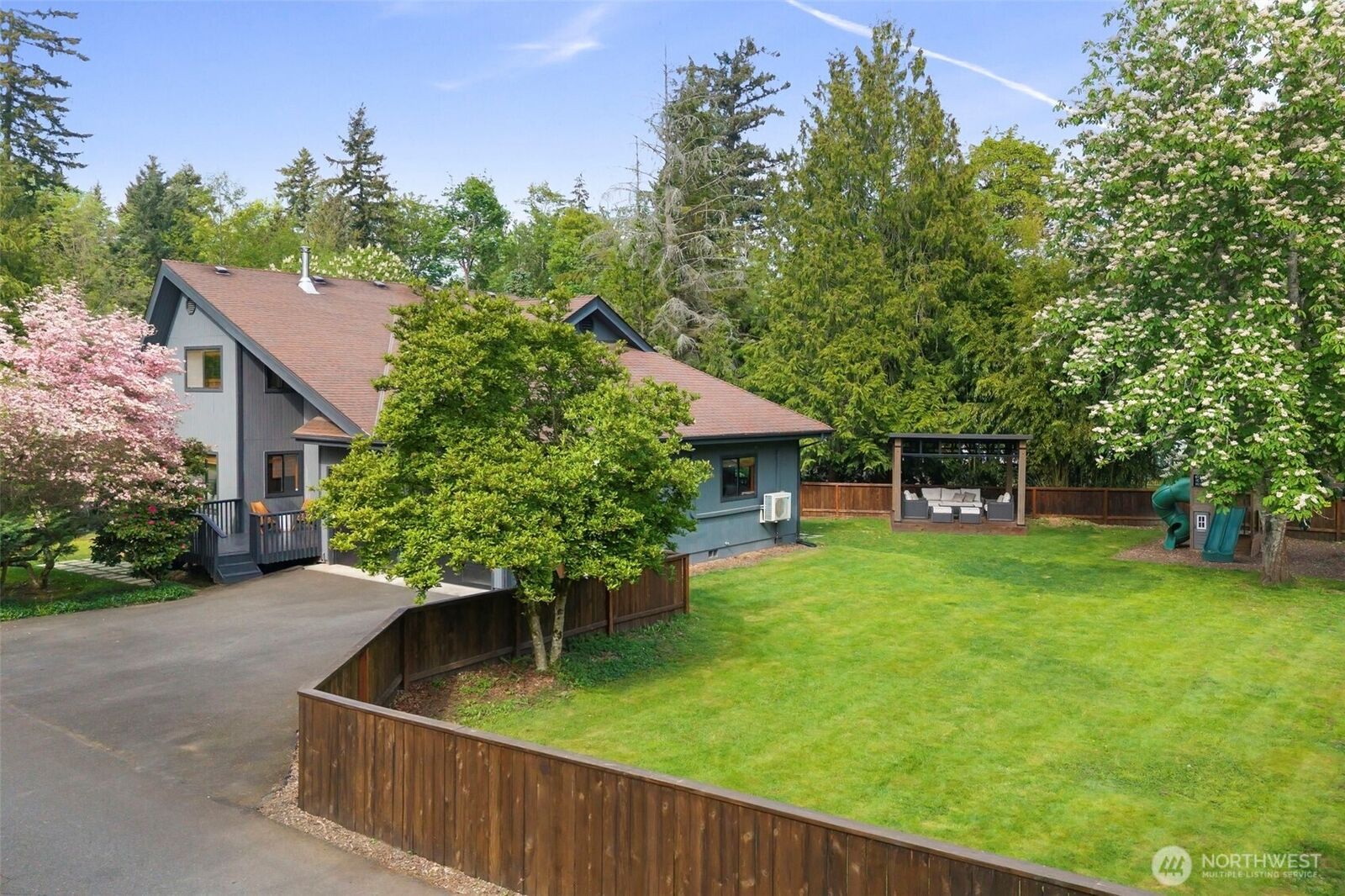 Property Photo: 26120 220th Avenue SE WA 98038