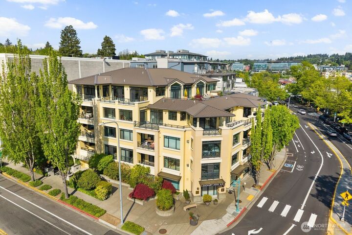 Property Photo: 210 Market Street 203 WA 98033