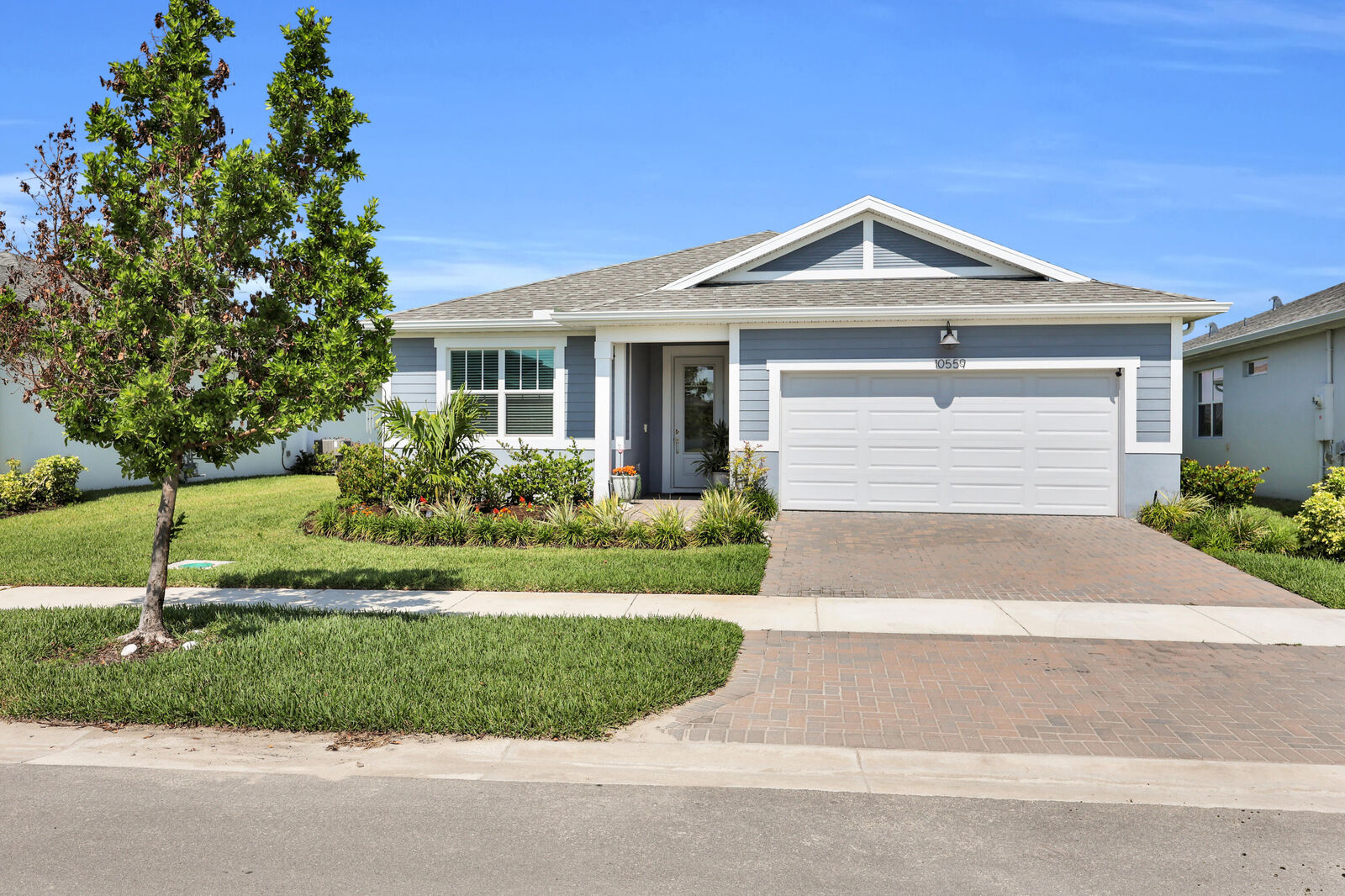 Property Photo: 10559 SW Orana Drive FL 34987