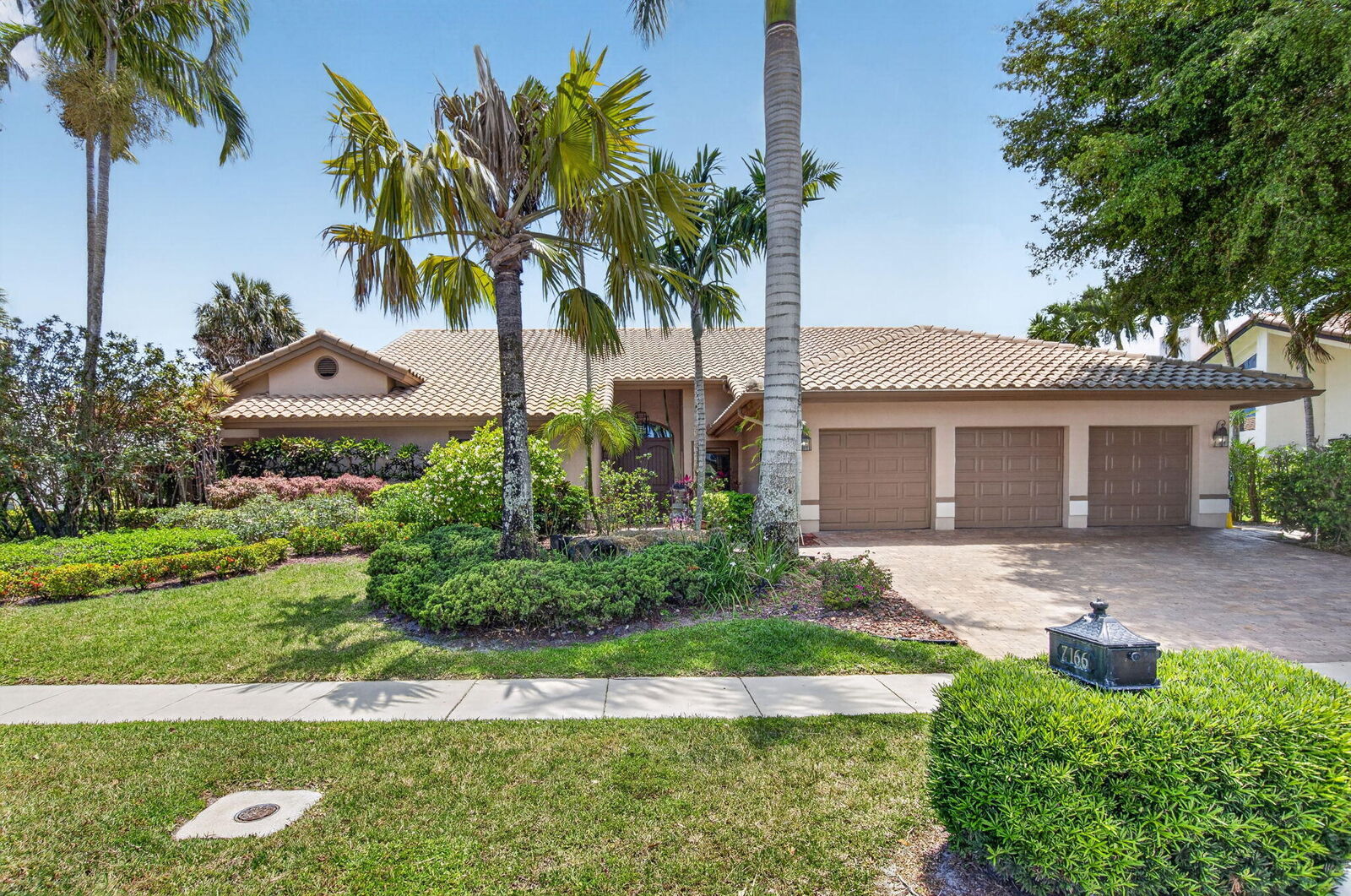 Property Photo:  7166 Montrico Drive  FL 33433 