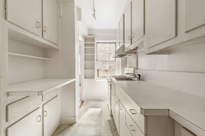 Property Photo:  330 E 79th Street 5A  NY 10075 