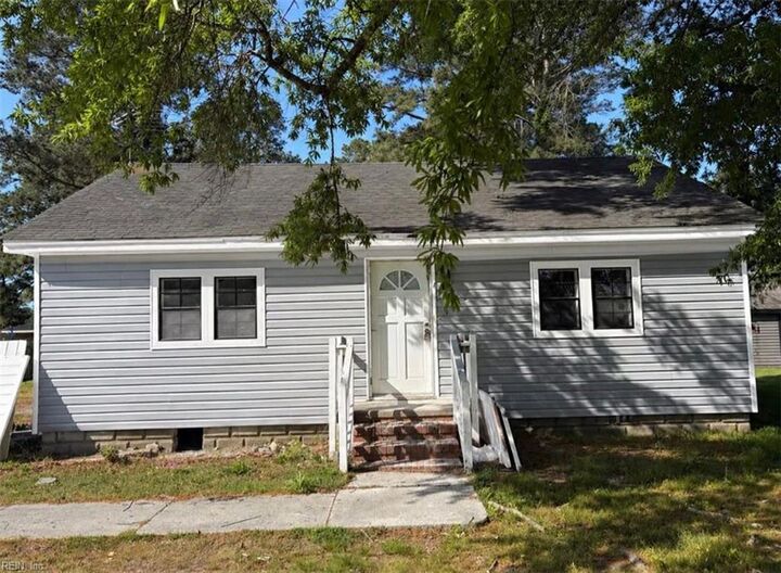 Property Photo:  135 Whaley St  VA 23438 