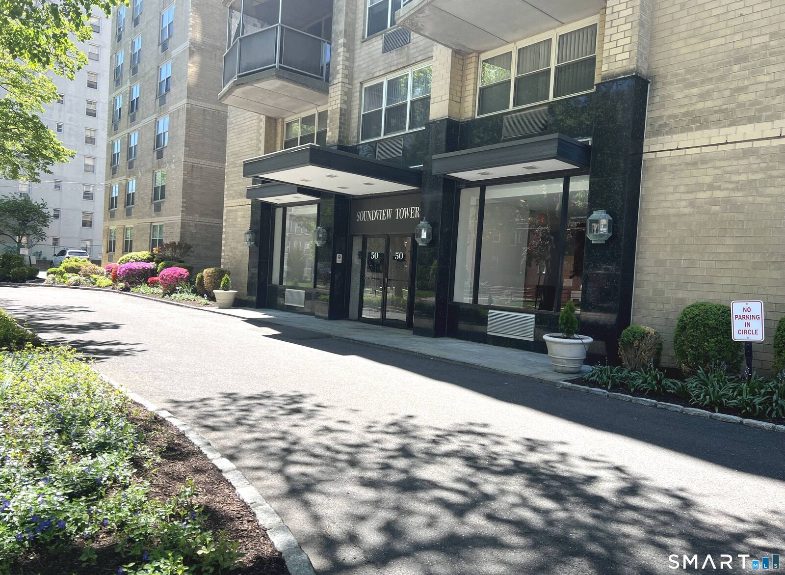 Property Photo:  50 Glenbrook Road 11F  CT 06902 