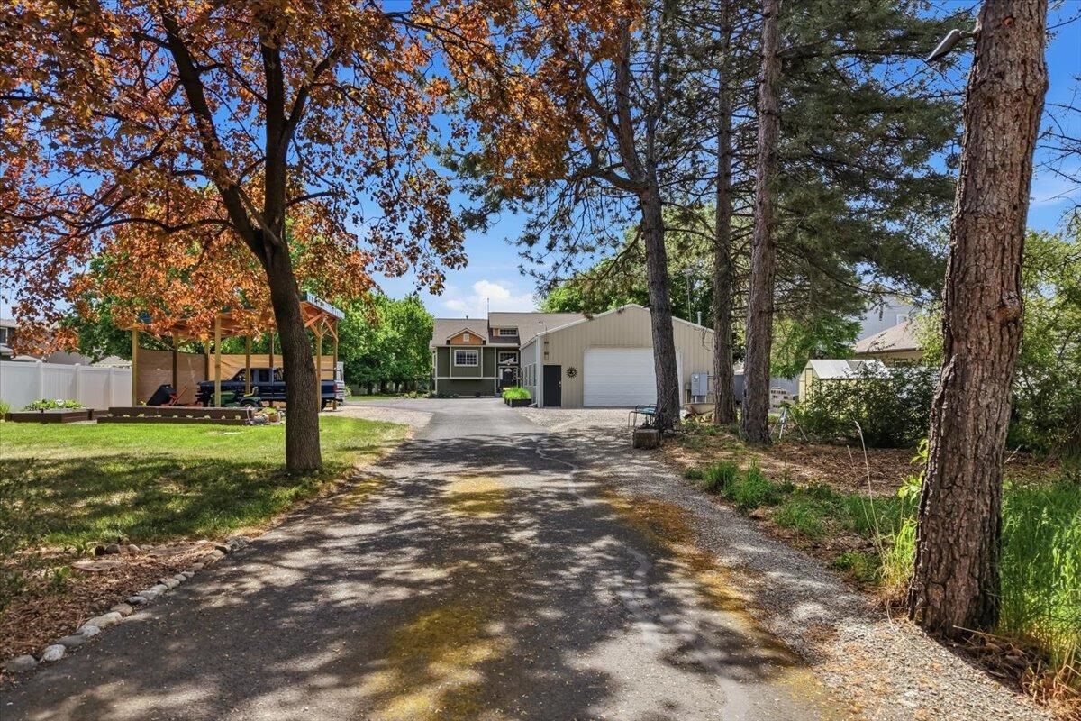 Property Photo: 17510 E Montgomery Ave WA 99016