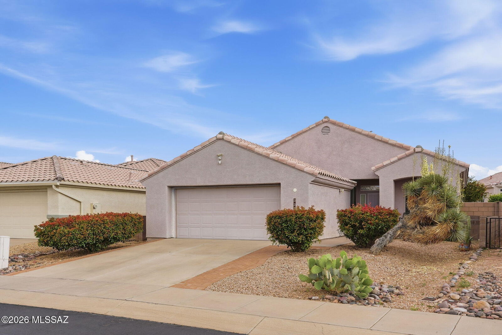 Property Photo:  333 W Continental Vista Place  AZ 85614 