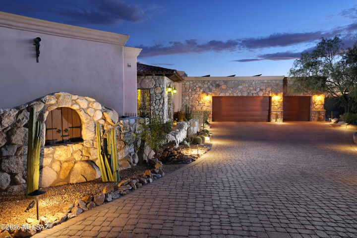 Property Photo:  14153 N Blazing Canyon Place  AZ 85755 