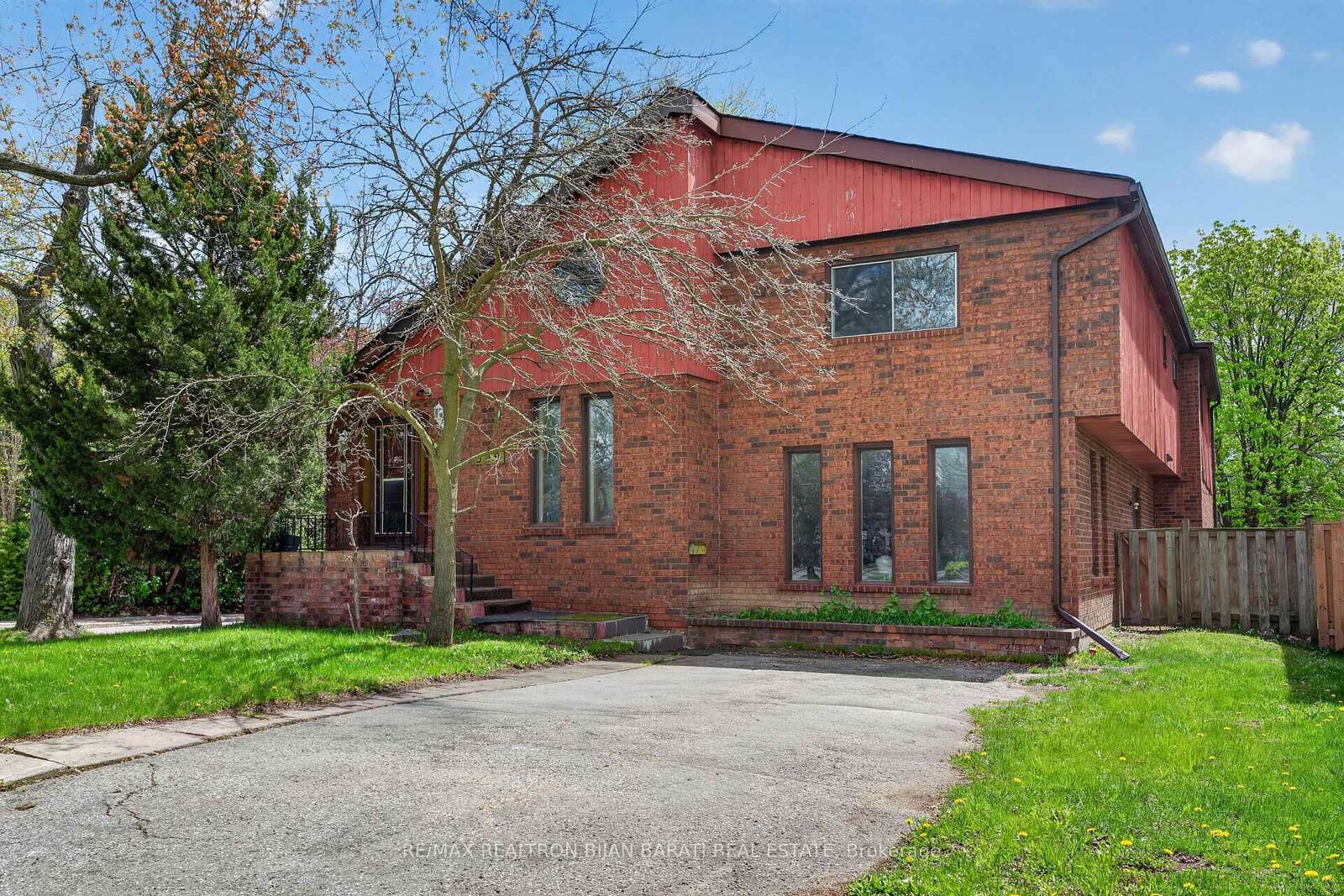 Property Photo:  309 Hillcrest Avenue  ON M2N 3P5 