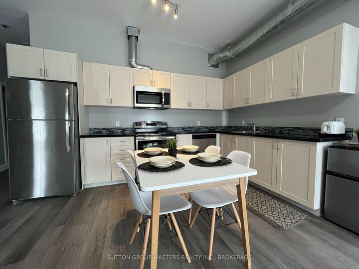 Property Photo: 630 Princess Street 201 ON K7L 1E3