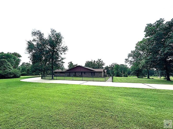 Property Photo: 4808 Country Rd. AR 71854