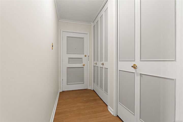 Property Photo:  964 Heywood Ave 309  BC V8V 2Y5 