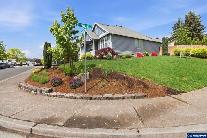 Property Photo: 2145 Banyonwood Av NW OR 97304
