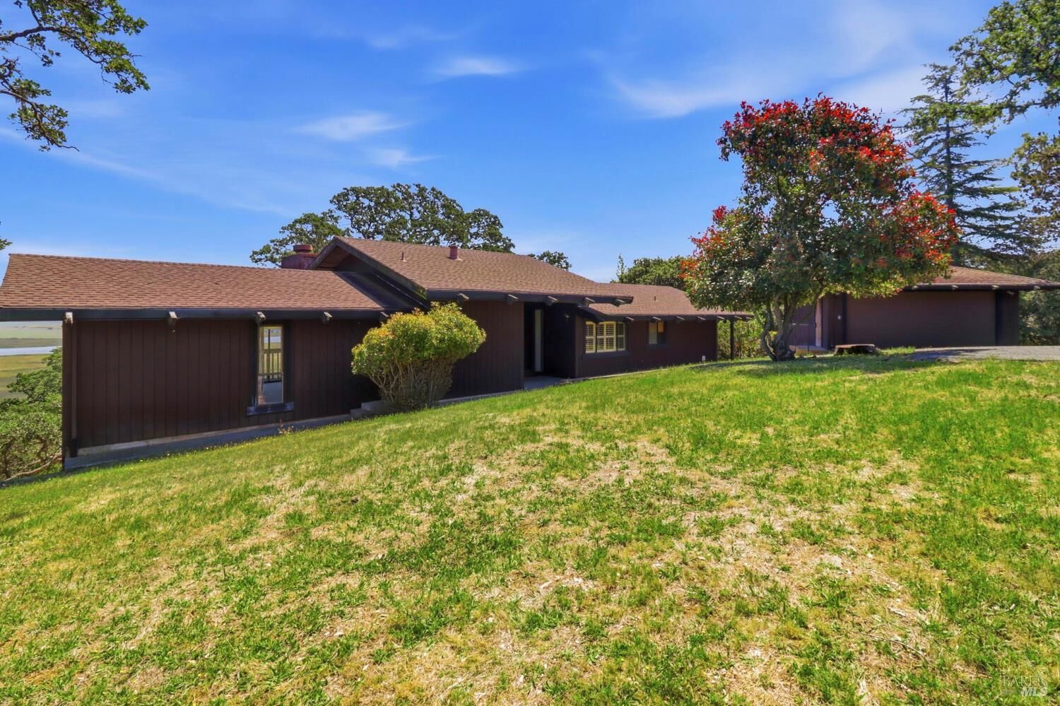 Property Photo:  310 Crest Road  CA 94945 