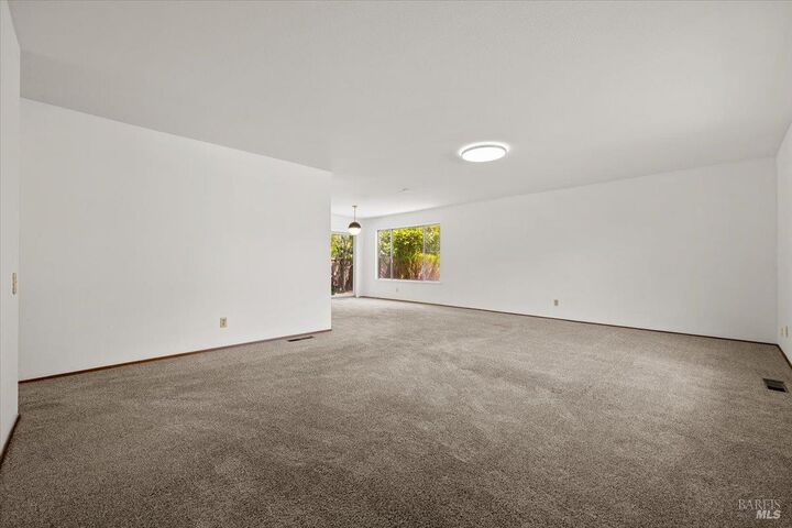 Property Photo:  513 Myrtle Avenue  CA 94928 