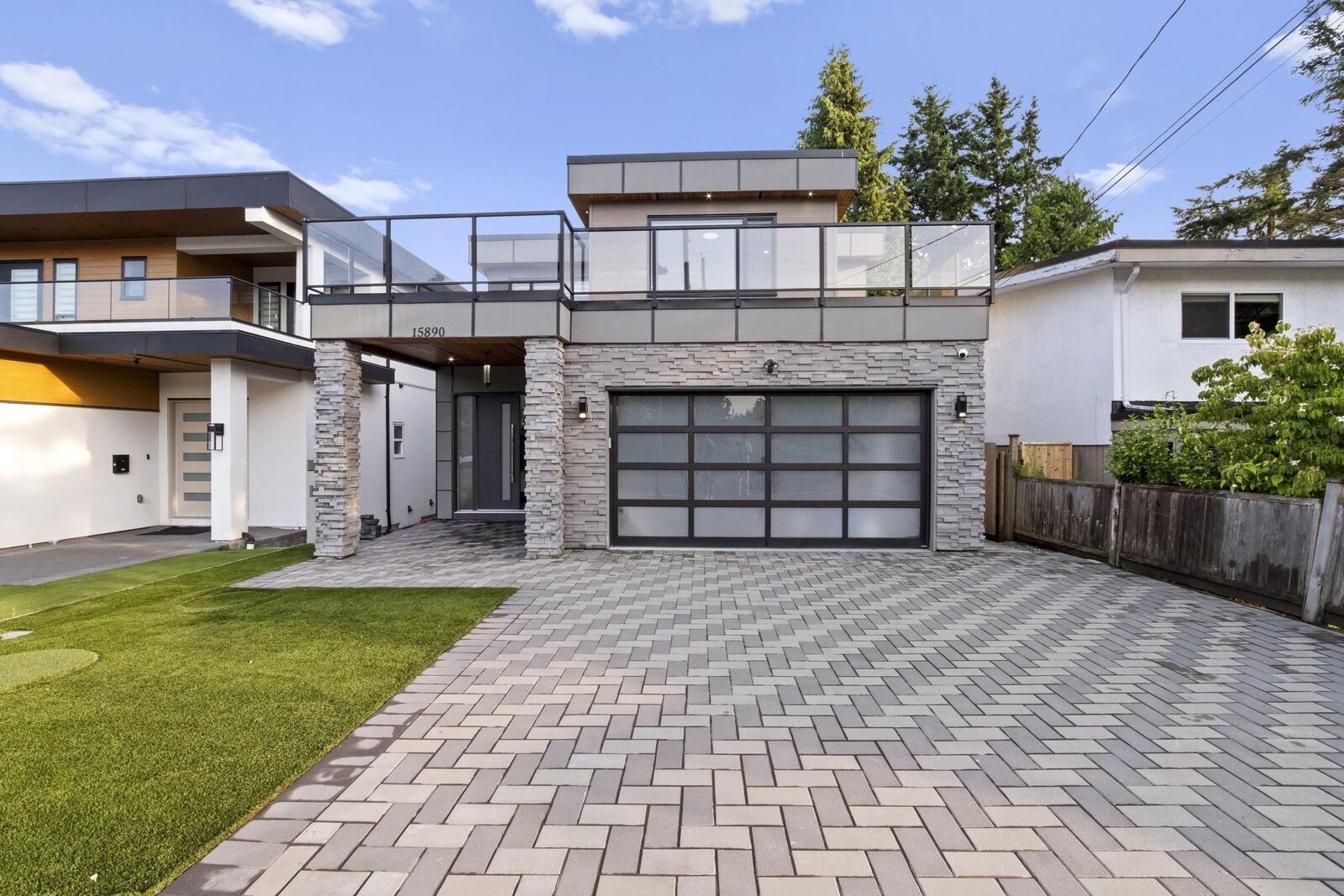 Property Photo:  15890 Russell Avenue  BC V4B 2S4 