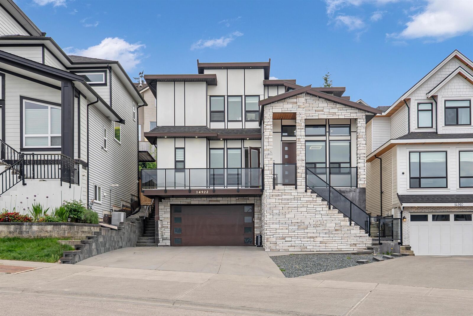 Property Photo: 14922 62A Avenue BC V3S 2X1