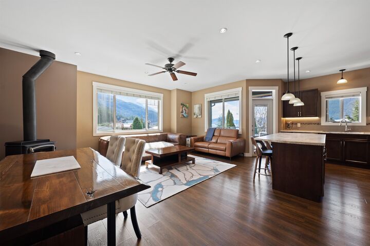 Property Photo:  746 Upper Crescent  BC V8B 1J2 