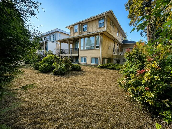 Property Photo: 14068 Blackburn Avenue BC V4B 2Z7