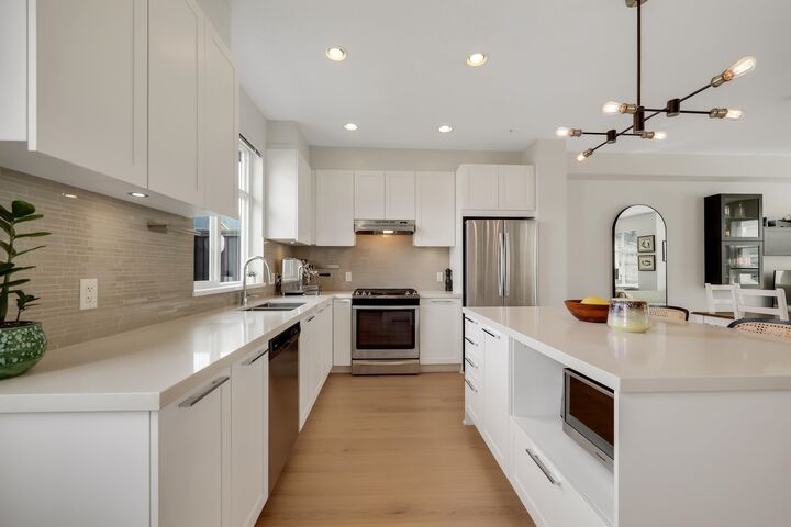 Property Photo:  39548 Loggers Lane 15  BC V8B 0K1 