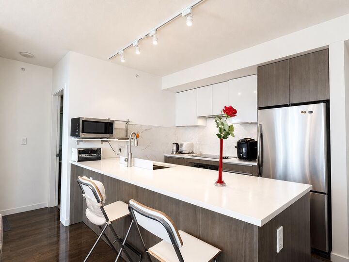 Property Photo: 6461 Telford Avenue 3208 BC V5H 0B7