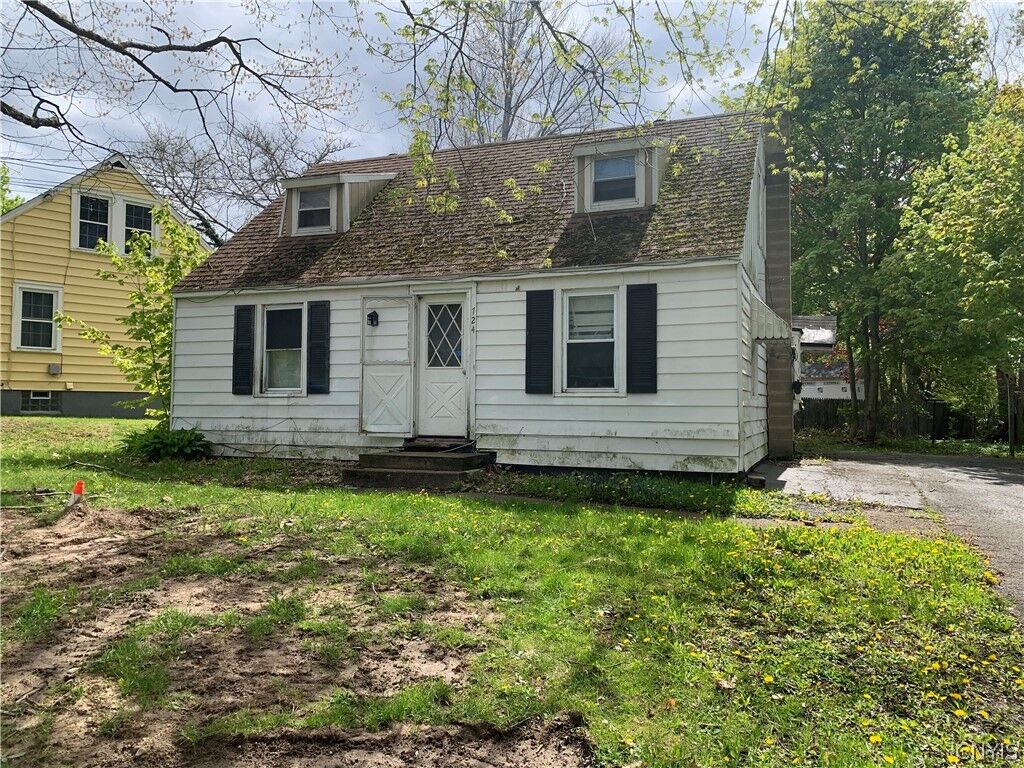 Property Photo:  724 Ontario Street  NY 13069 