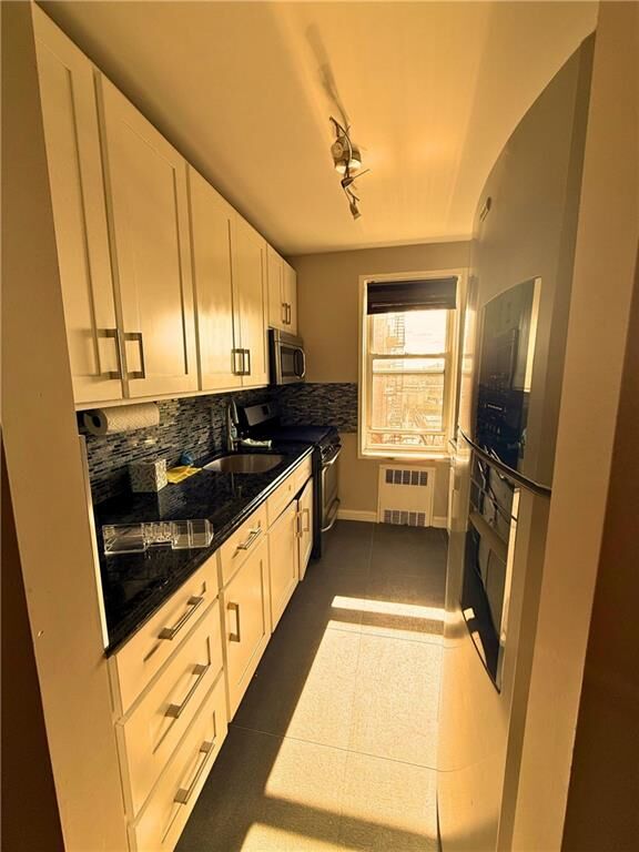 Property Photo:  393 Avenue S 5H  NY 11223 