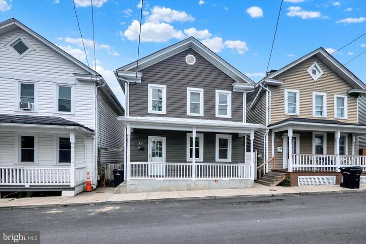 Property Photo:  323 Fairview Avenue  VA 22601 