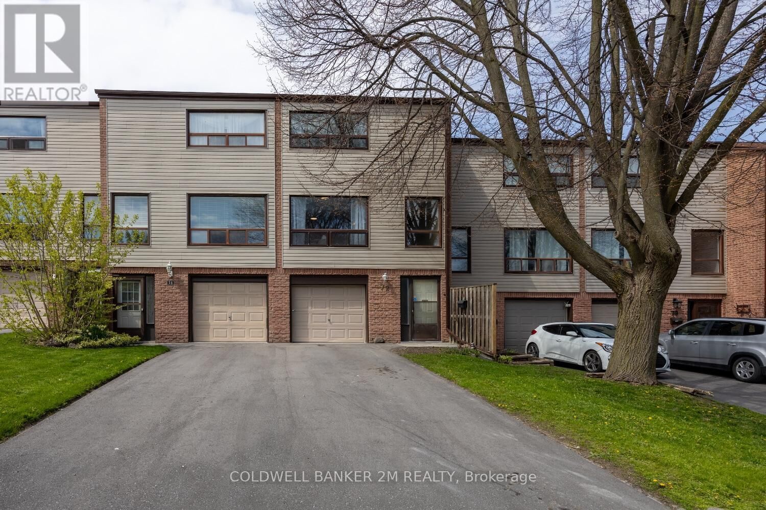 Property Photo:  72 Parklane Circle  ON L1C 3V9 