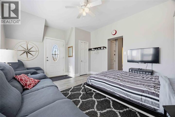 Property Photo:  263 Vidal Street North 3  ON N7T 5Y5 