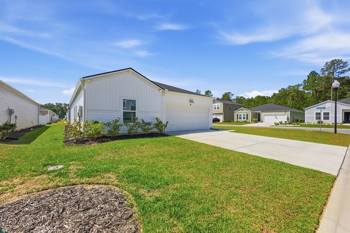 Property Photo: 1083 Tripletail Dr NW NC 28468