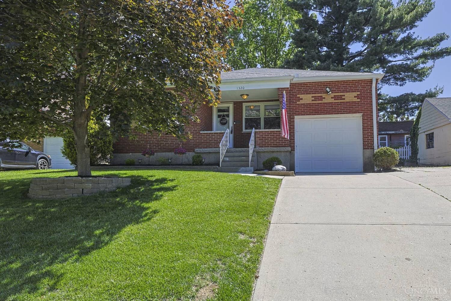 Property Photo:  1320 Beechmeadow Lane  OH 45238 