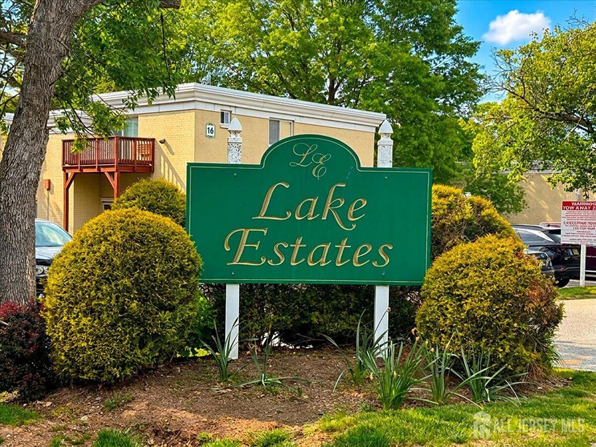 Property Photo:  7 Lake Avenue 4B  NJ 08816 