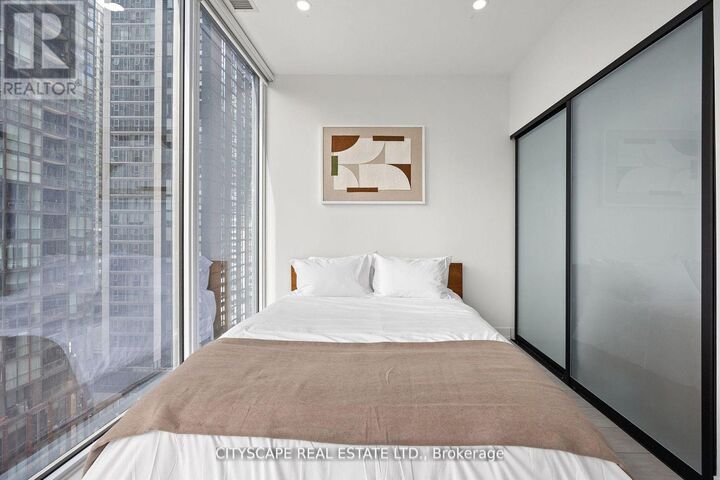 Property Photo:  55 Mercer Street South 1802  ON M5V 1H2 