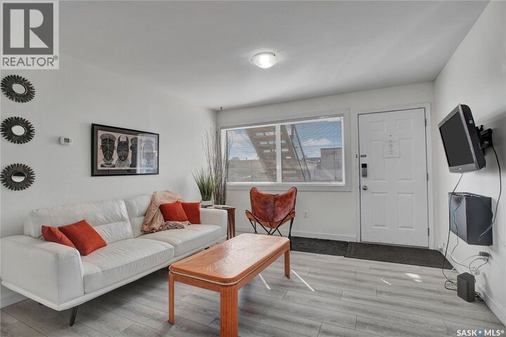 Property Photo:  103 120 C Avenue N  SK S7L 7M3 