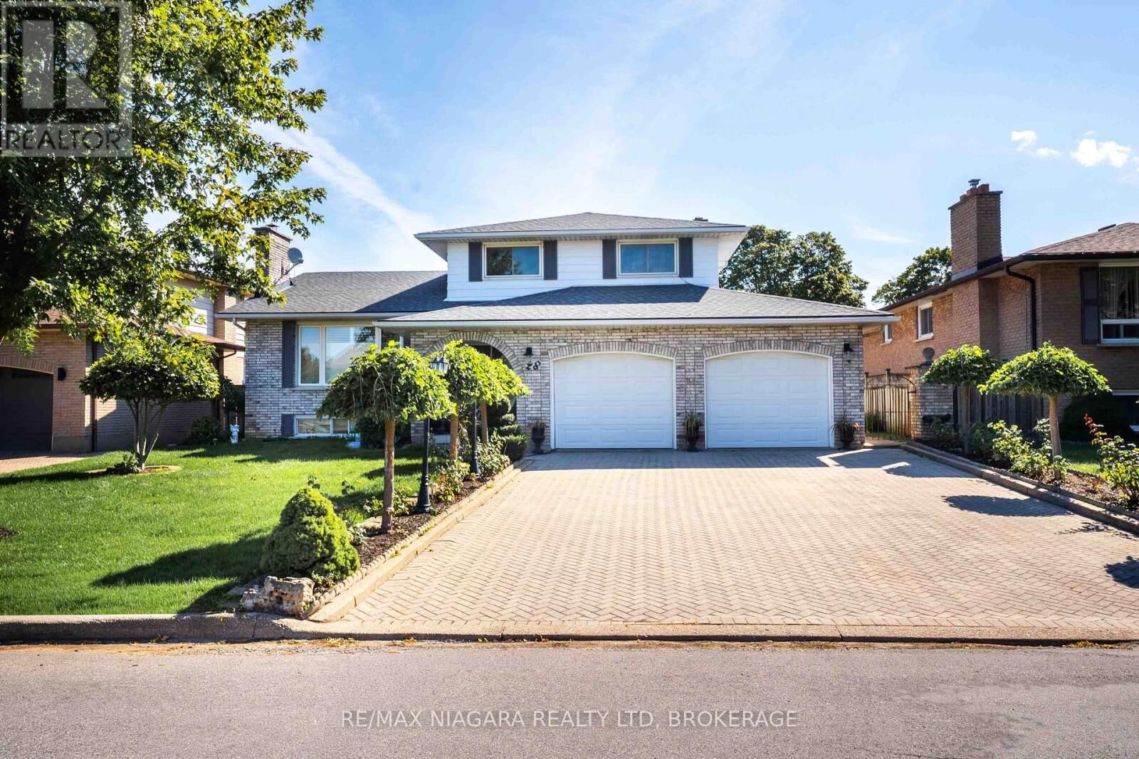 Property Photo:  28 Tanera Crescent  ON L2M 7K1 