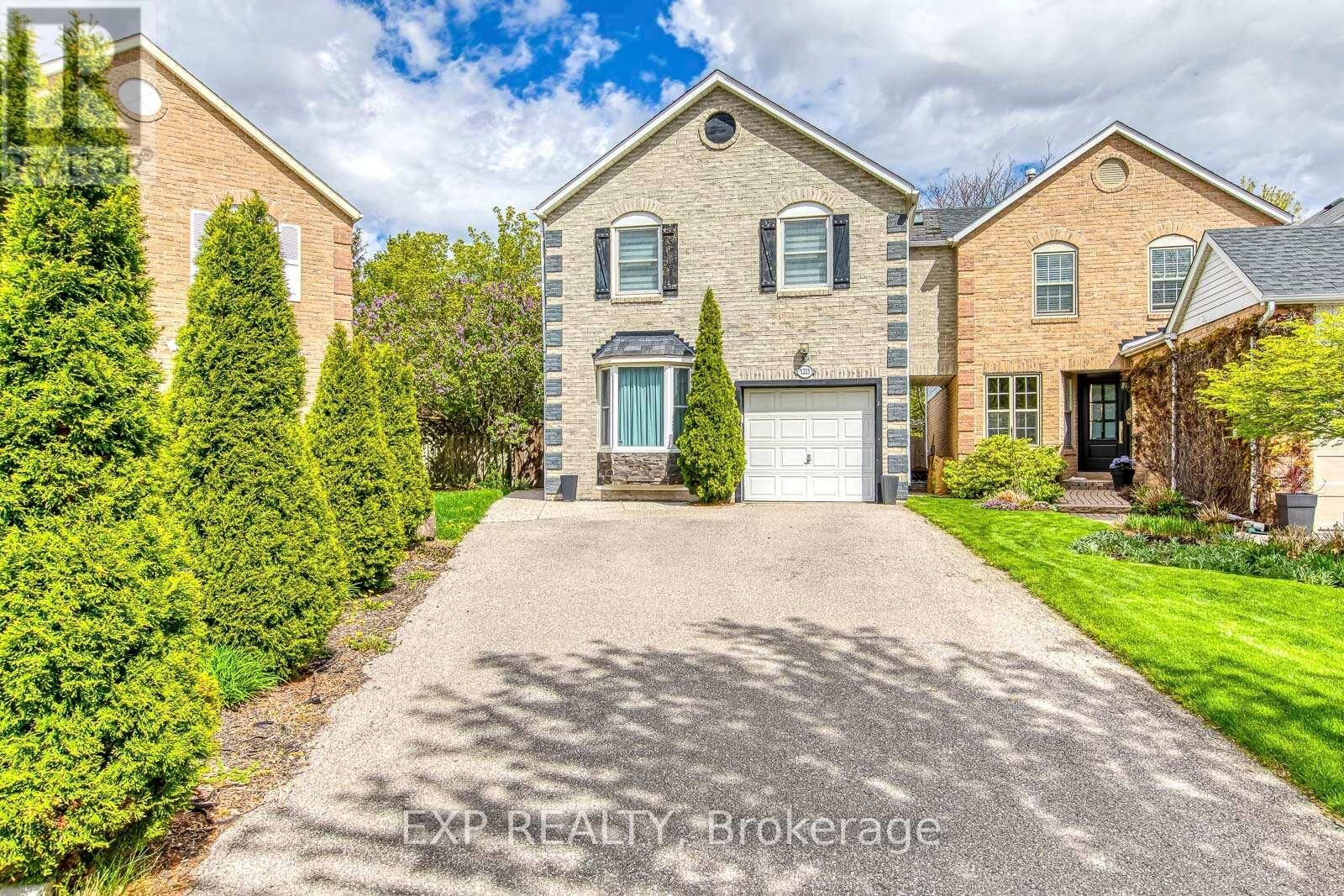 Property Photo:  1225 Hedgestone Crescent  ON L6M 1X6 