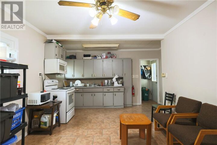 Property Photo:  422 Queen Street  ON P3B 2K6 