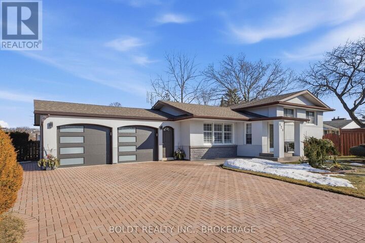 Property Photo:  628 Vine Street  ON L2M 3V5 