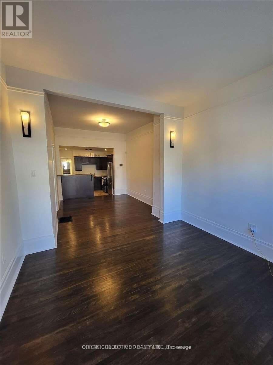 Property Photo:  43 Carr Street  ON M5T 1B6 