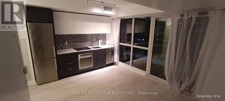 Property Photo:  2 Sonic Way 809  ON M3C 0P2 